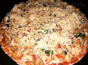 Chicken Tikka Pizza In Electric Pan