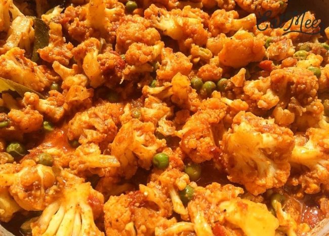 Cauliflower Curry With Peas