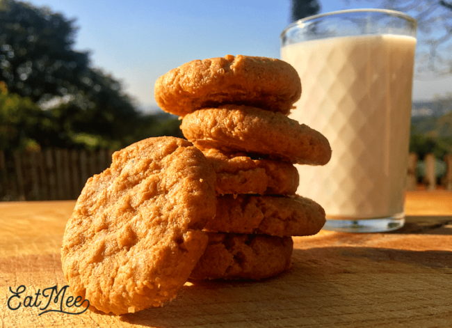 Flourless Peanut Butter Biscuits