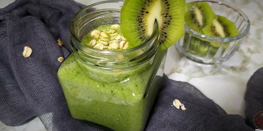 Green Breakfast Booster Smoothie