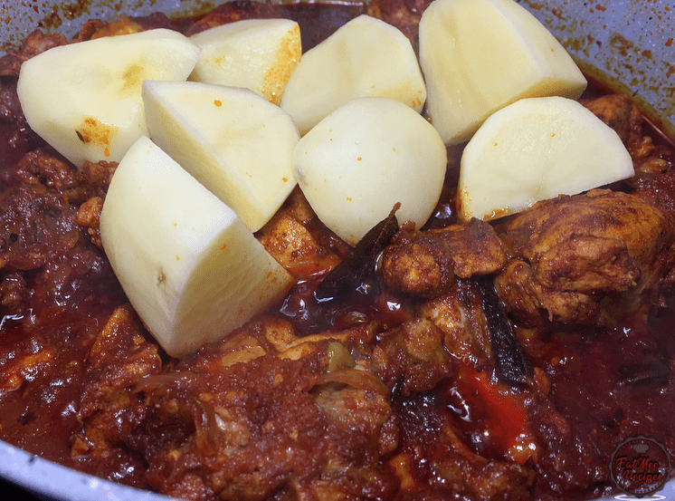 Marandhu Sellu Chicken Curry