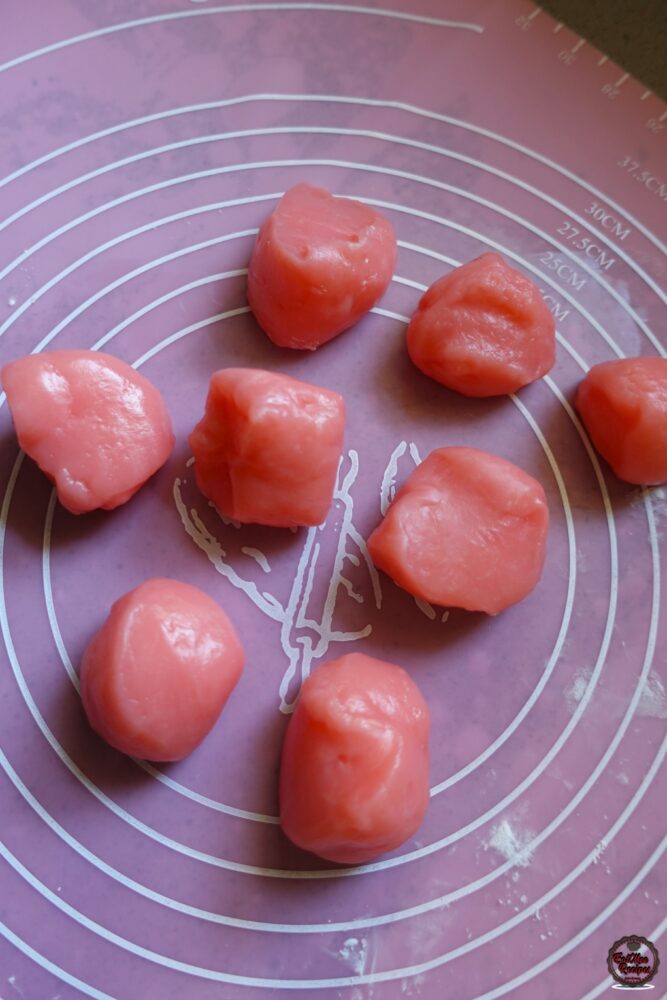 If you’re a fan of Japanese desserts or simply love anything sweet & chewy, strawberry mochi is a must-try treat.