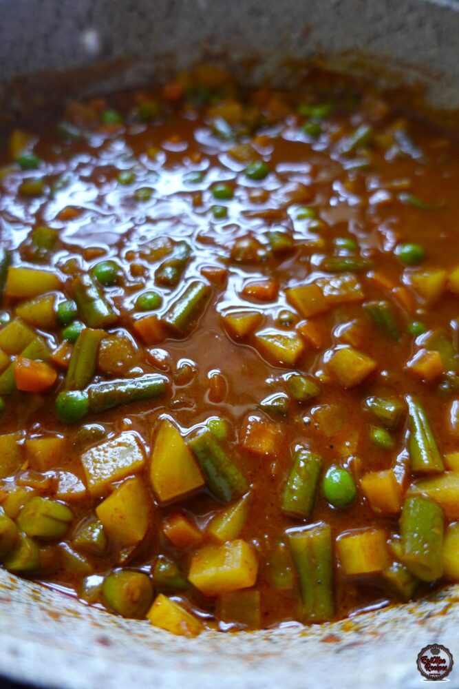 Vegetable Curry Pies