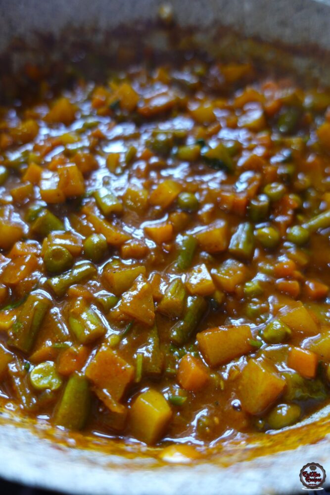 Vegetable Curry Pies