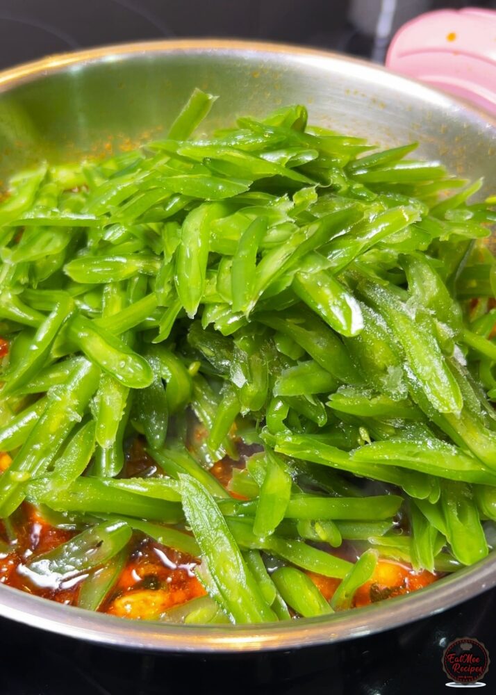 Mum's Green Beans Curry with Gadra Beans