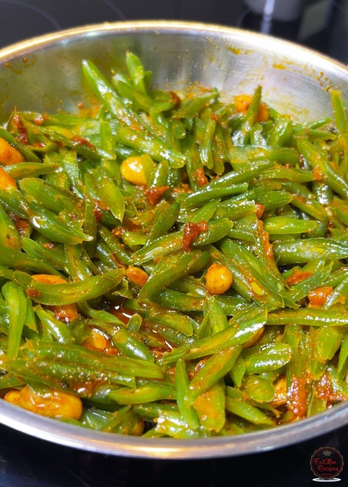 Mum's Green Beans Curry with Gadra Beans
