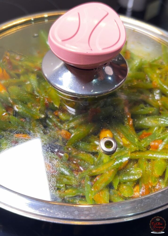 Mum's Green Beans Curry with Gadra Beans